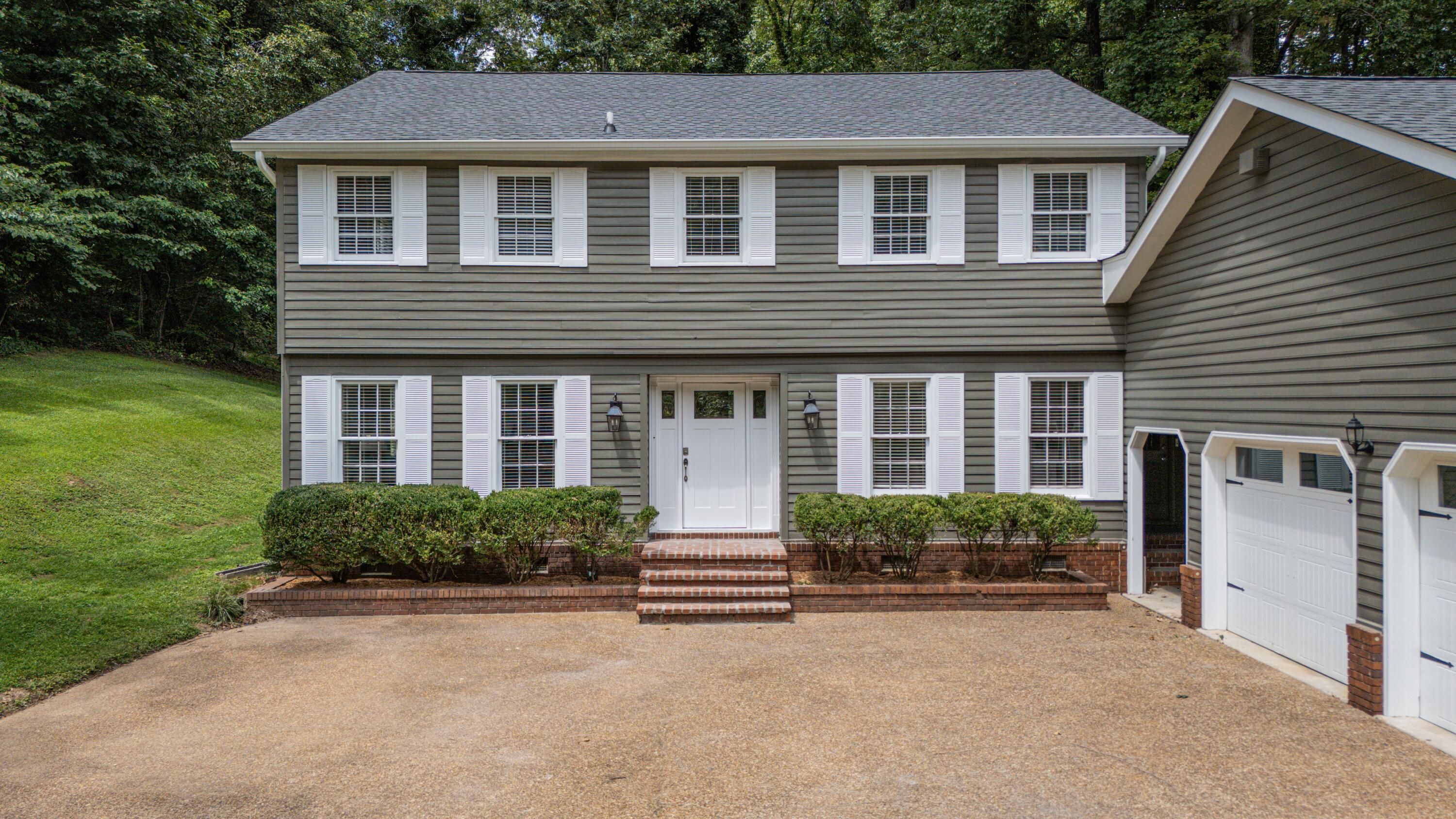 1033 River Hills Drive