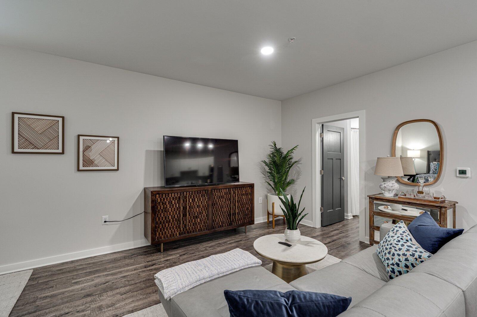 782 Riverfront Parkway, 415