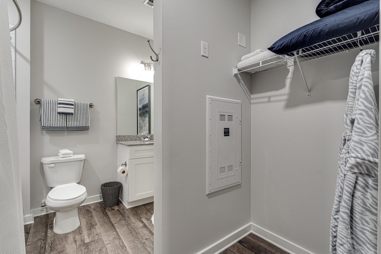 782 Riverfront Parkway, 415