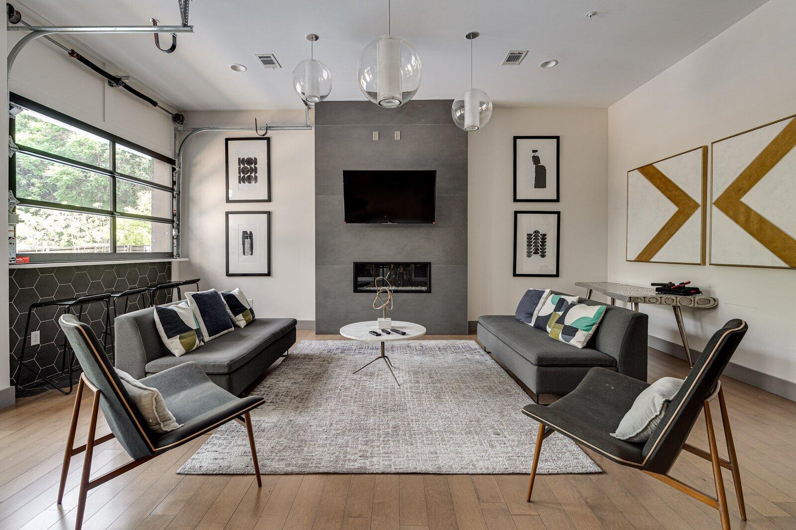 782 Riverfront Parkway, 415