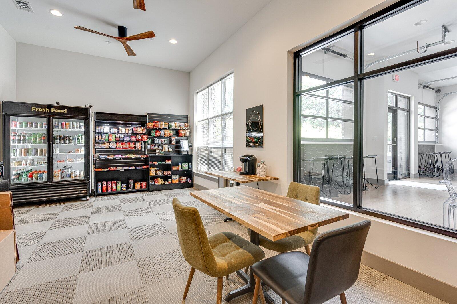782 Riverfront Parkway, 415