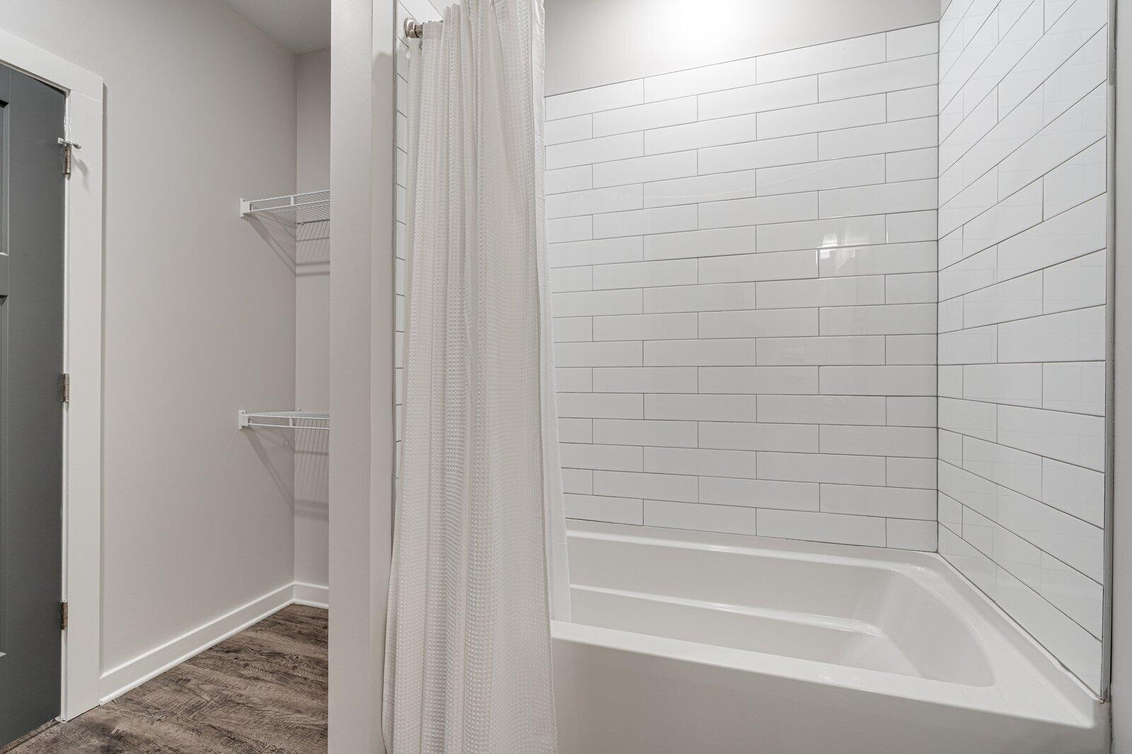 782 Riverfront Parkway, 415