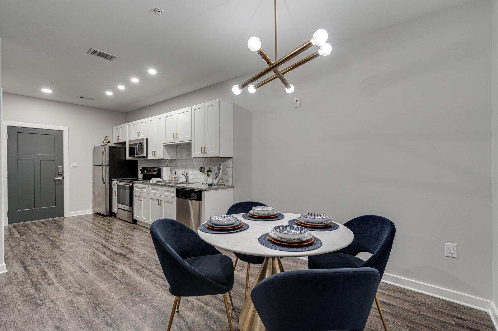 782 Riverfront Parkway, 415