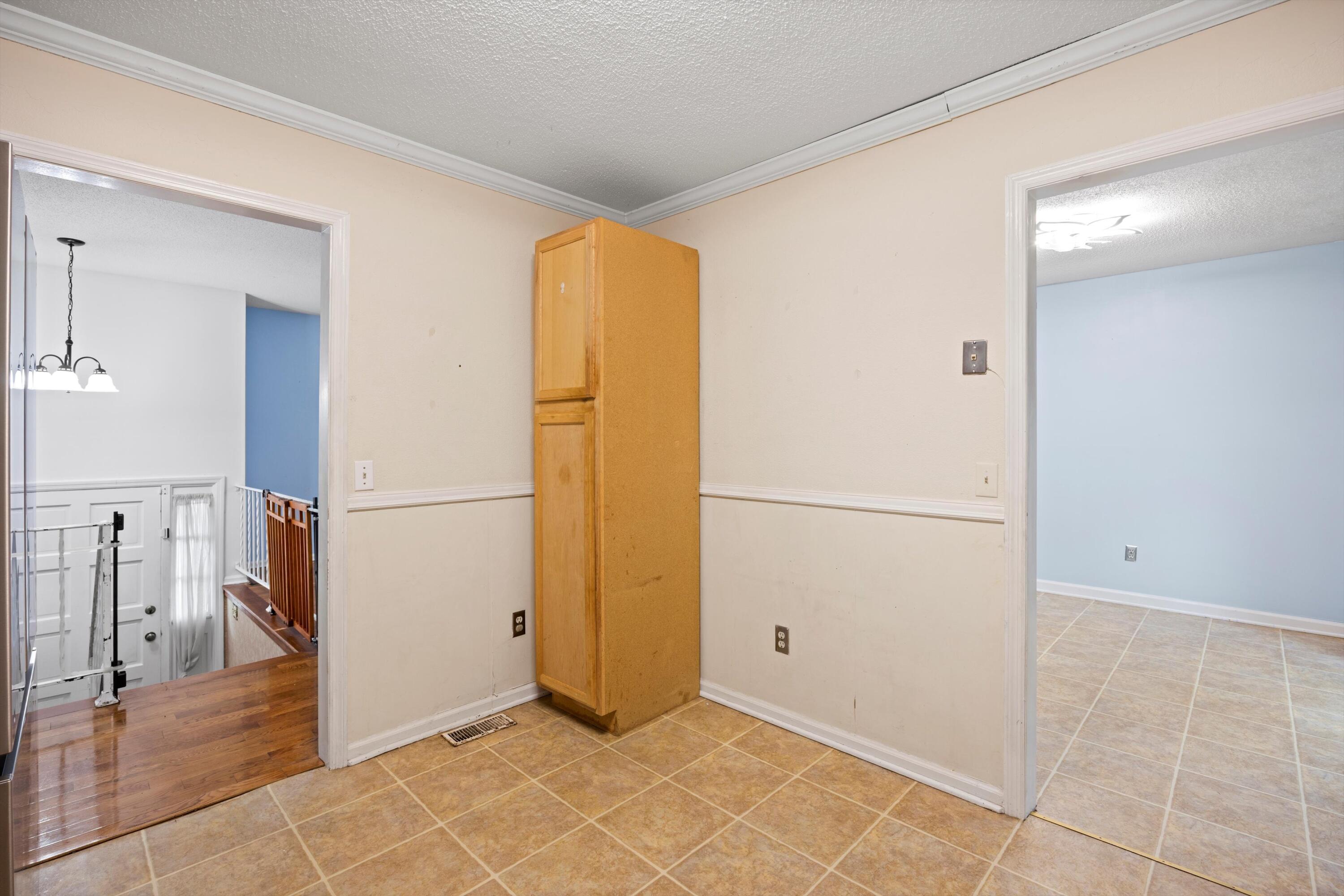 204 Mitchell Lane, Rossville