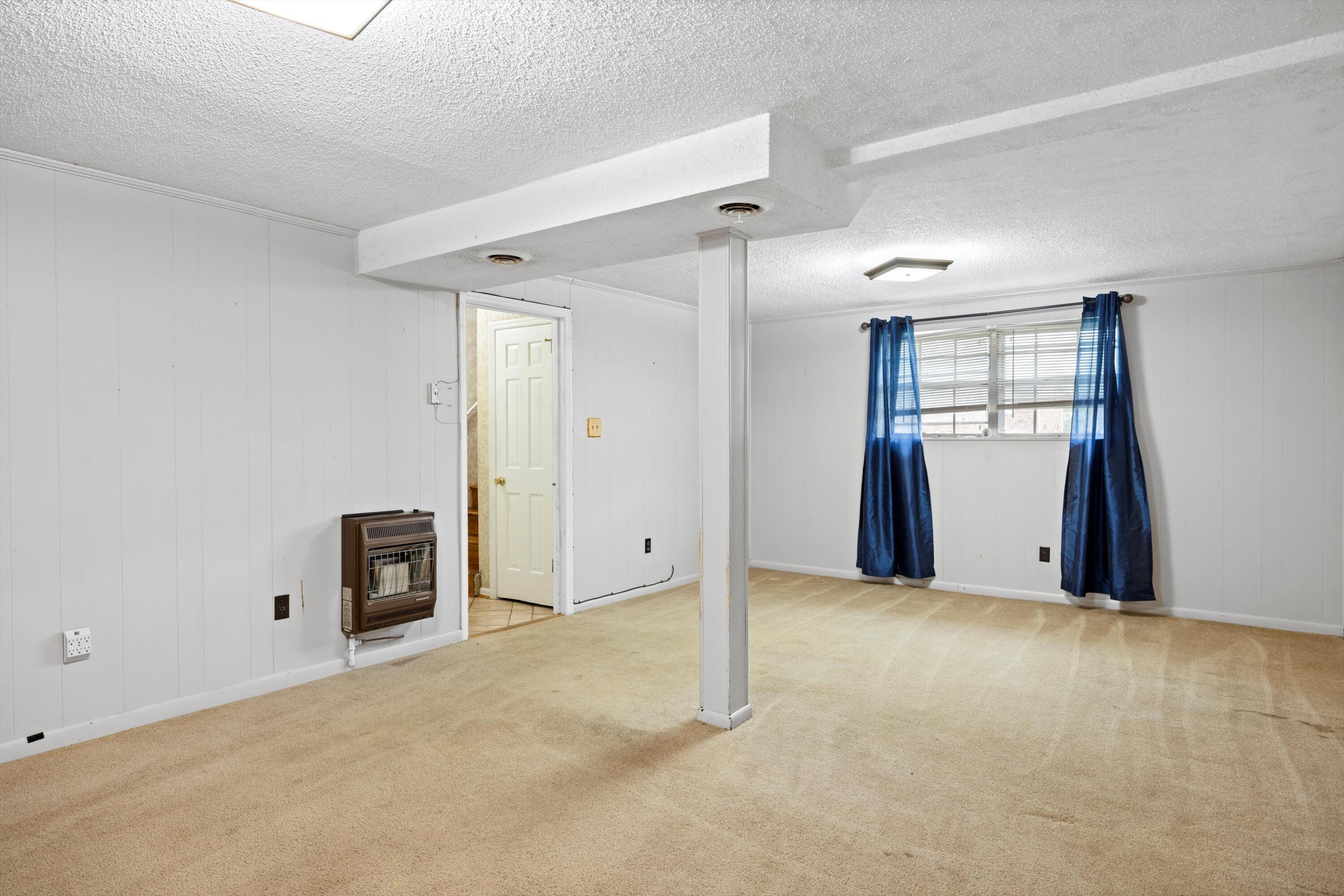 204 Mitchell Lane, Rossville