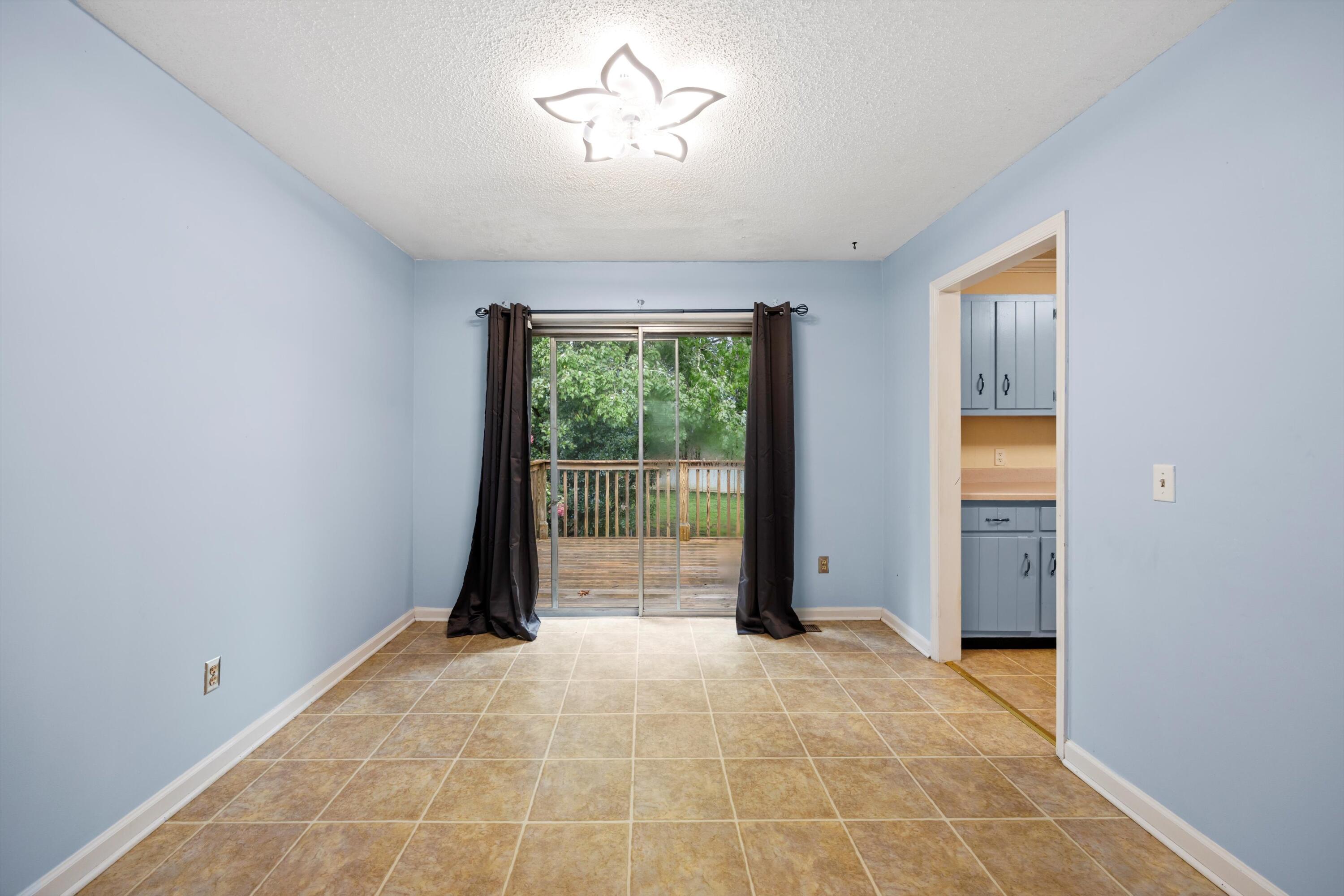 204 Mitchell Lane, Rossville