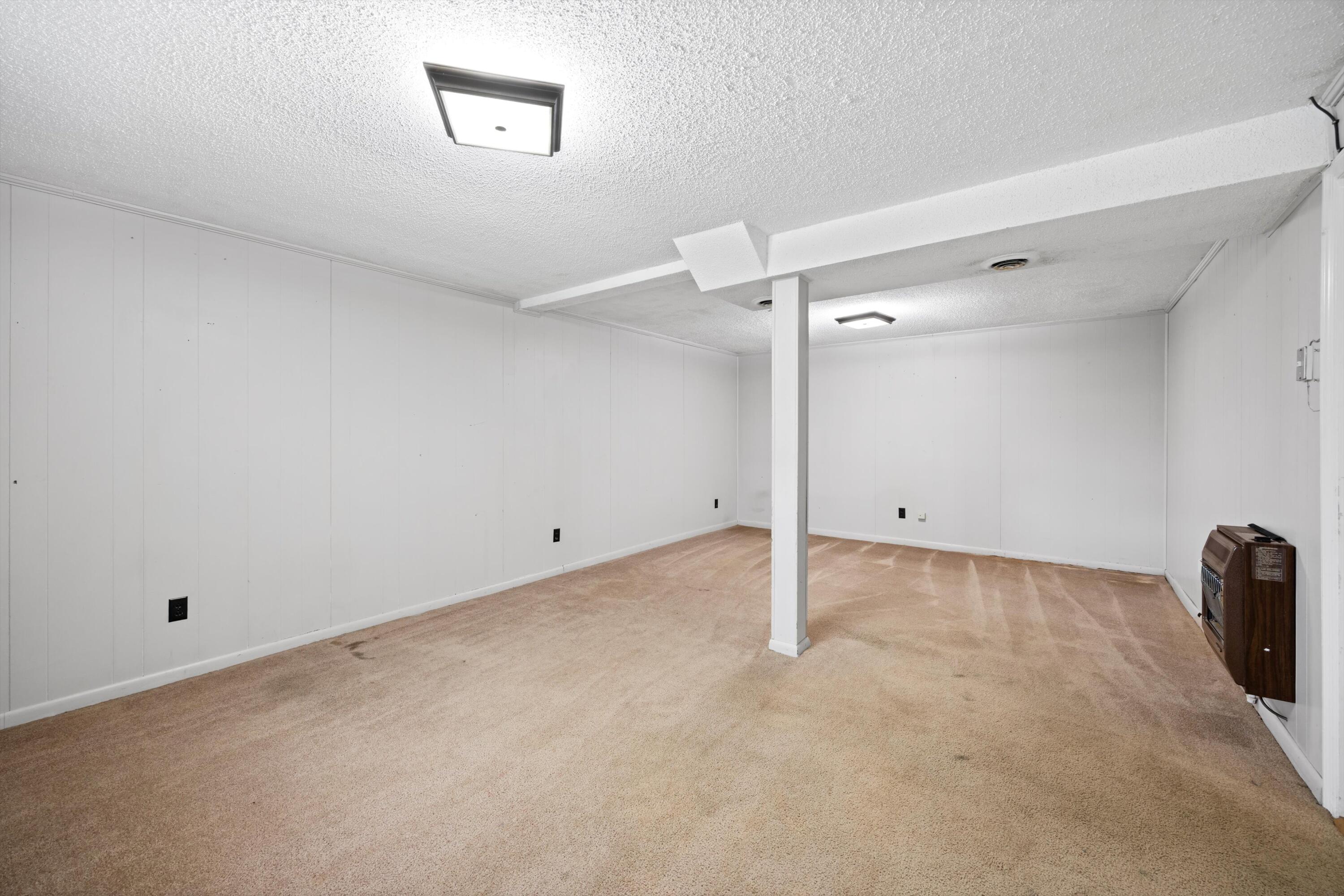 204 Mitchell Lane, Rossville