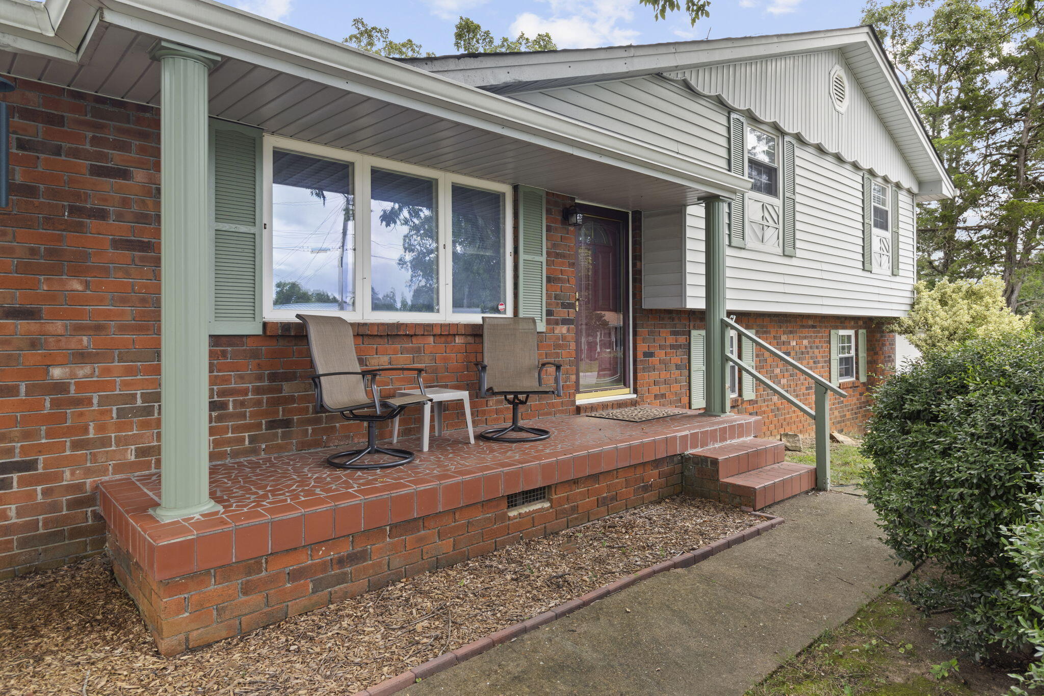 52 S Glade Road