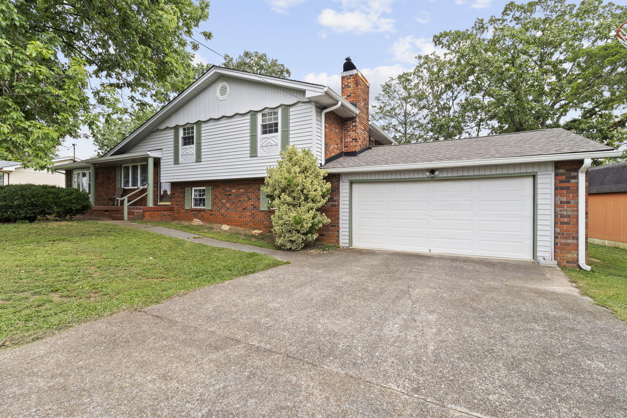 52 S Glade Road
