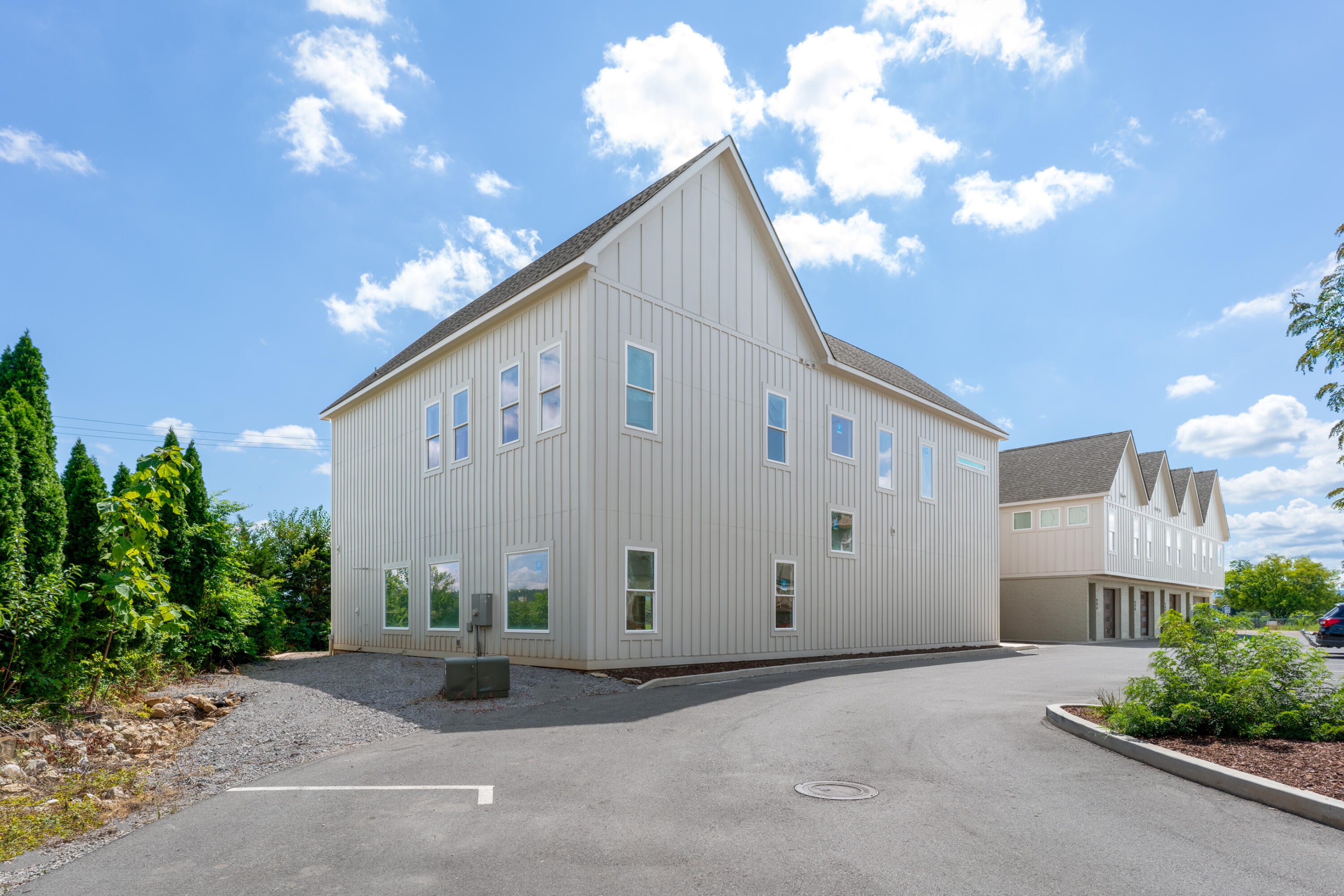 998 Montague Place