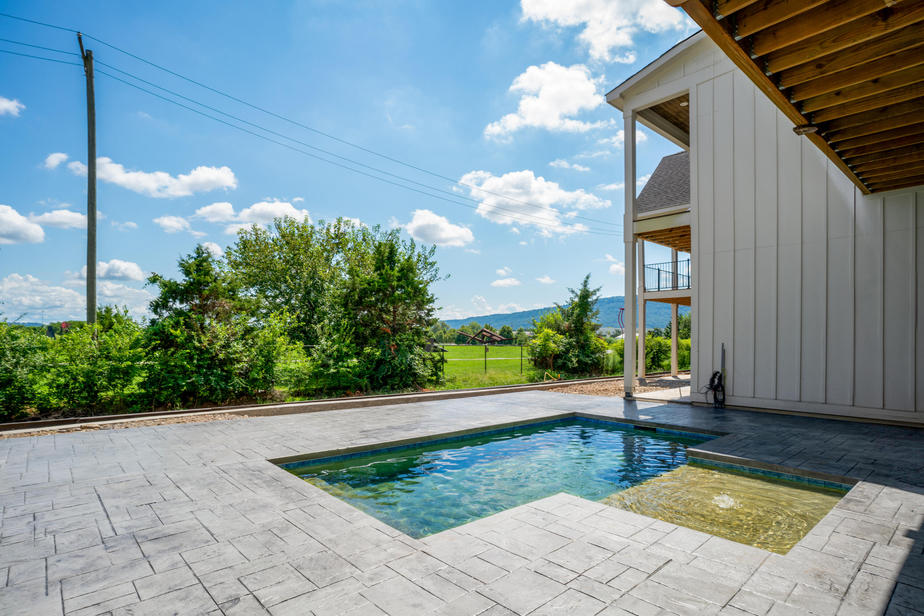 998 Montague Place