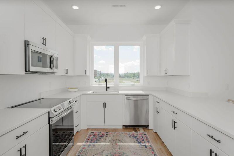 3343 Aberdeen Row