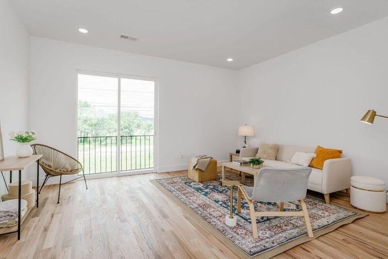 3343 Aberdeen Row