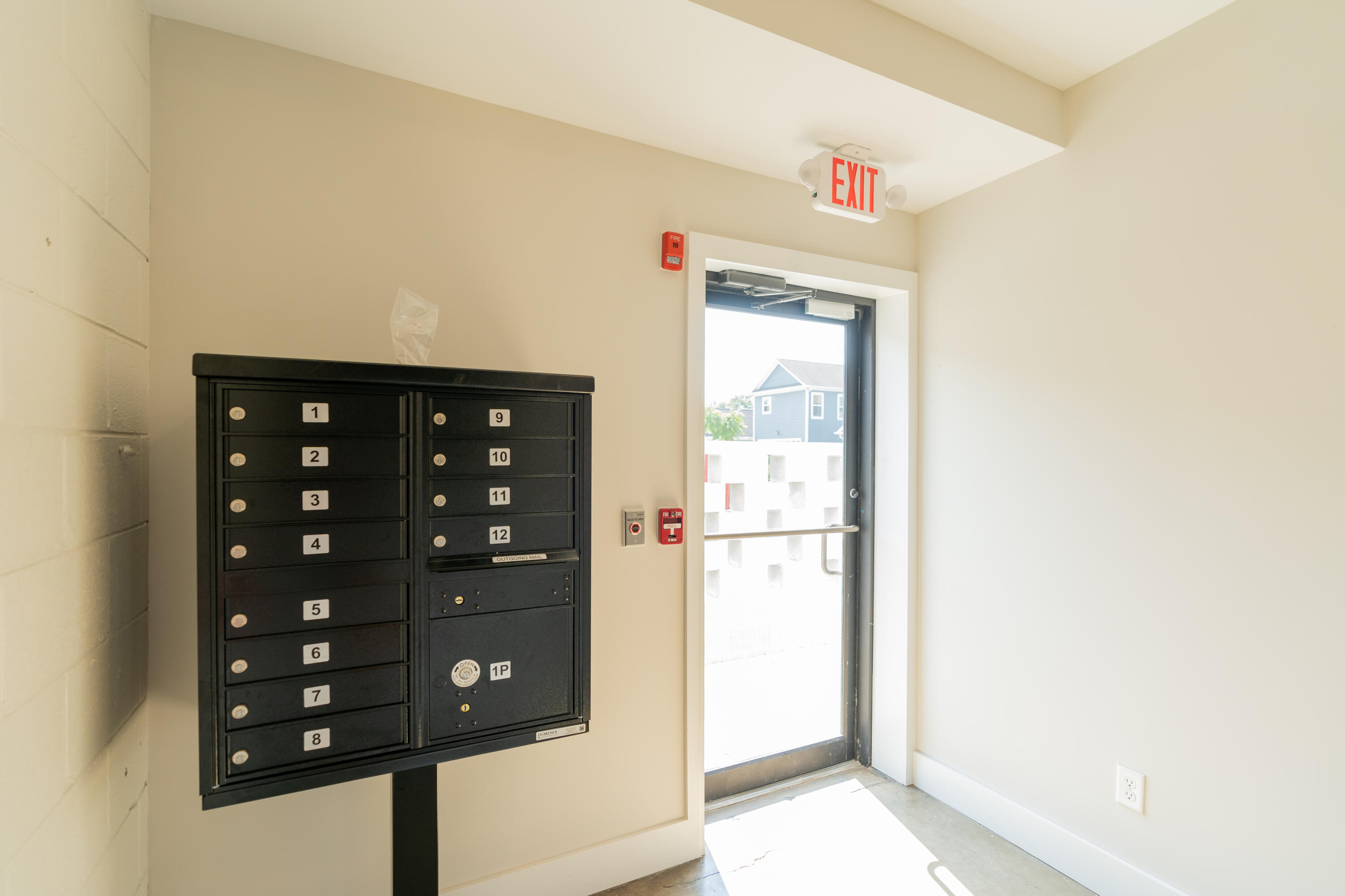 614 E Main Street, 202