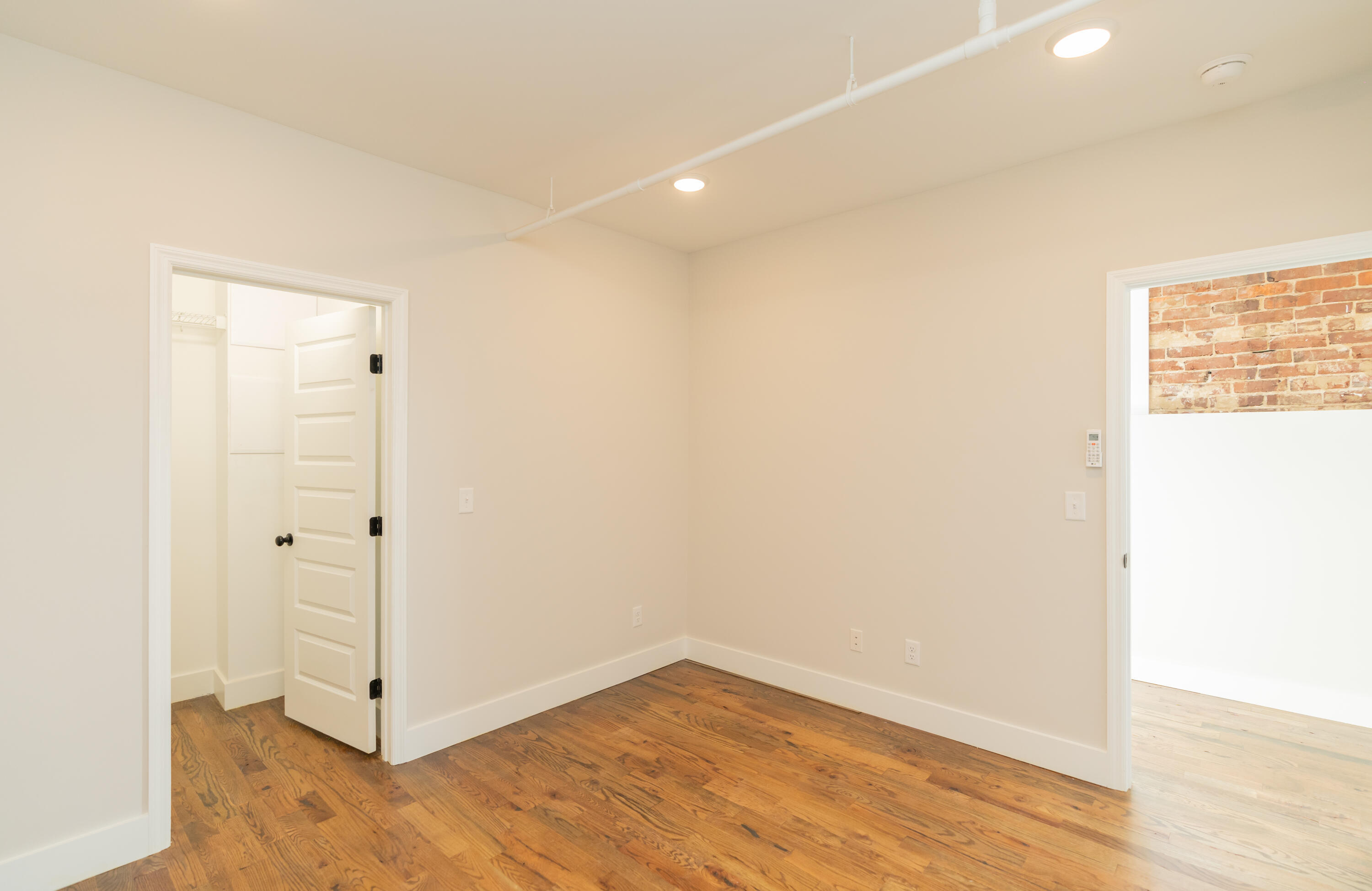 614 E Main Street, 202