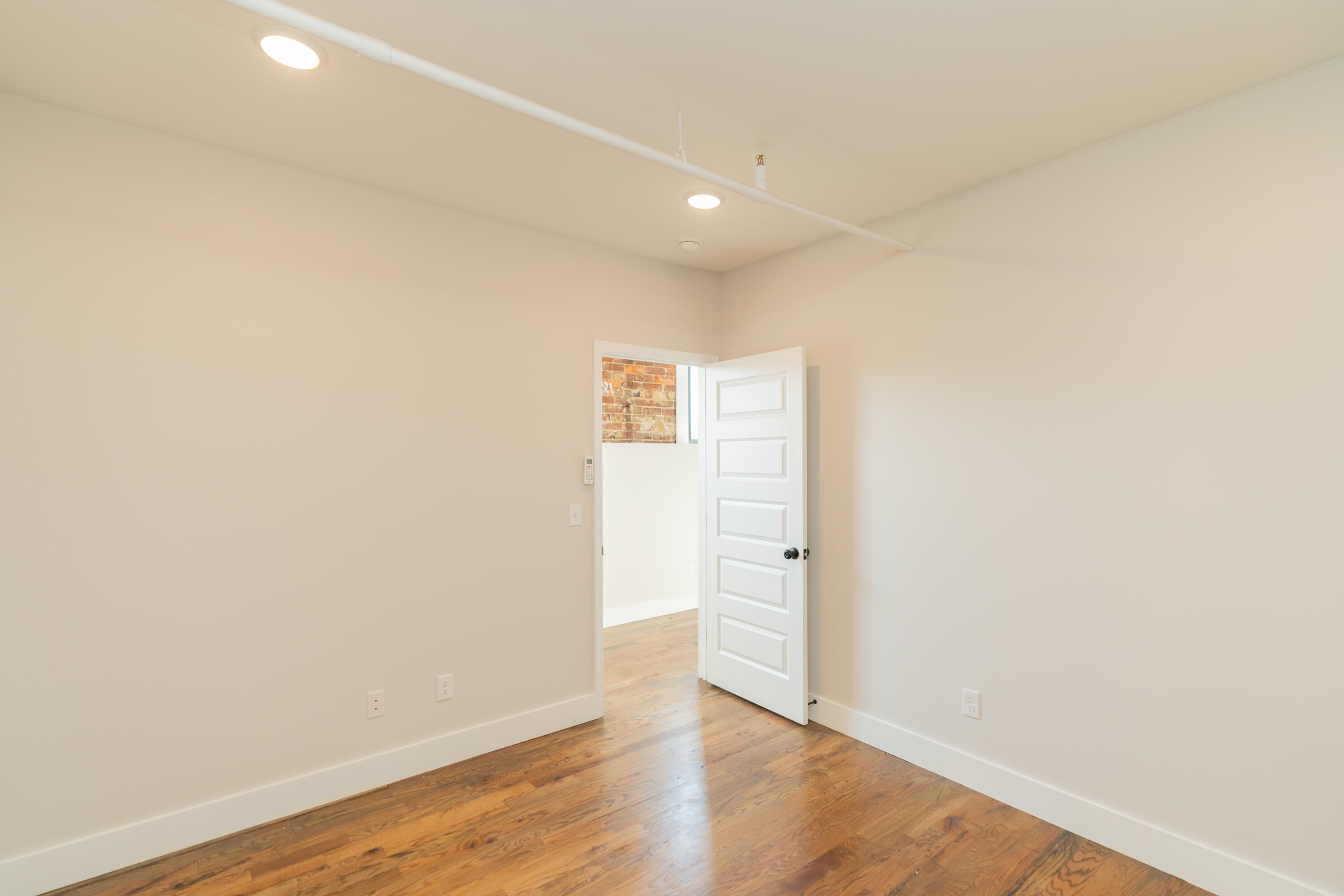 614 E Main Street, 202