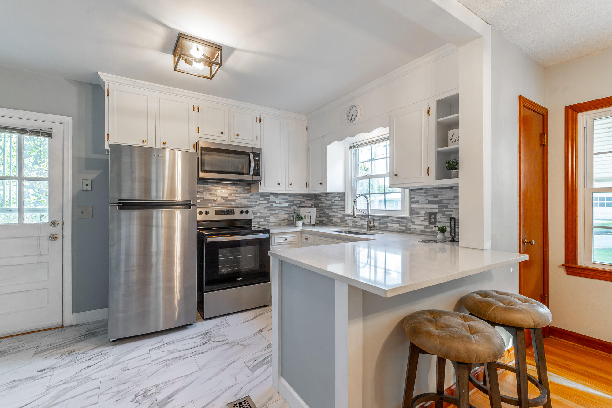 107 W Daytona Drive