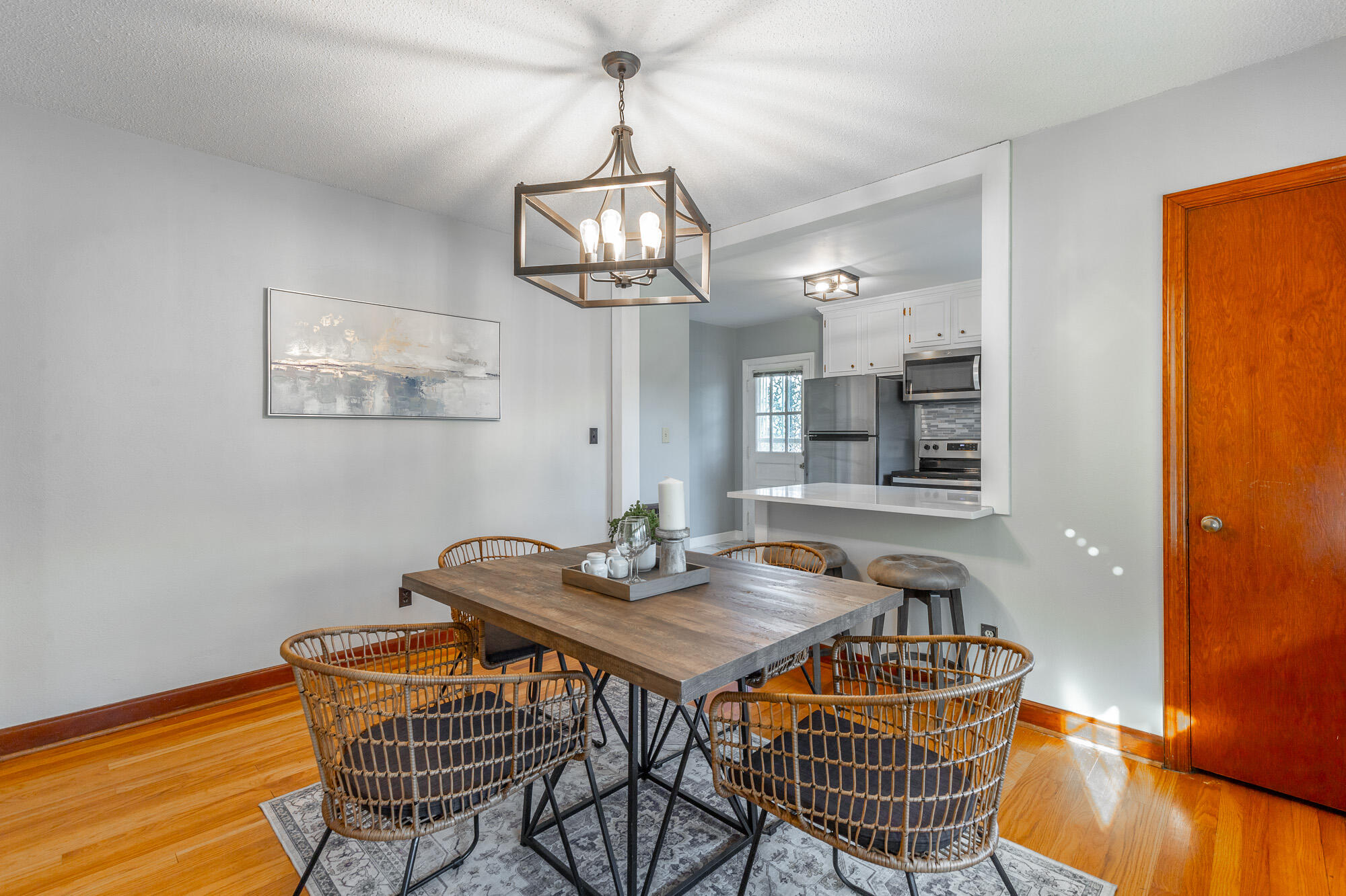 107 W Daytona Drive