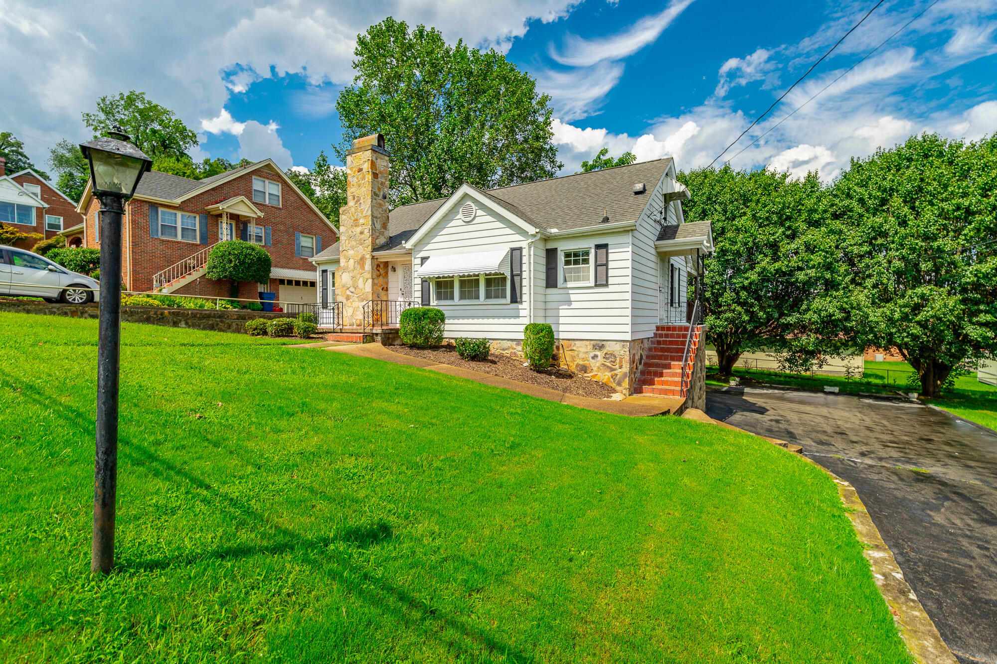 107 W Daytona Drive