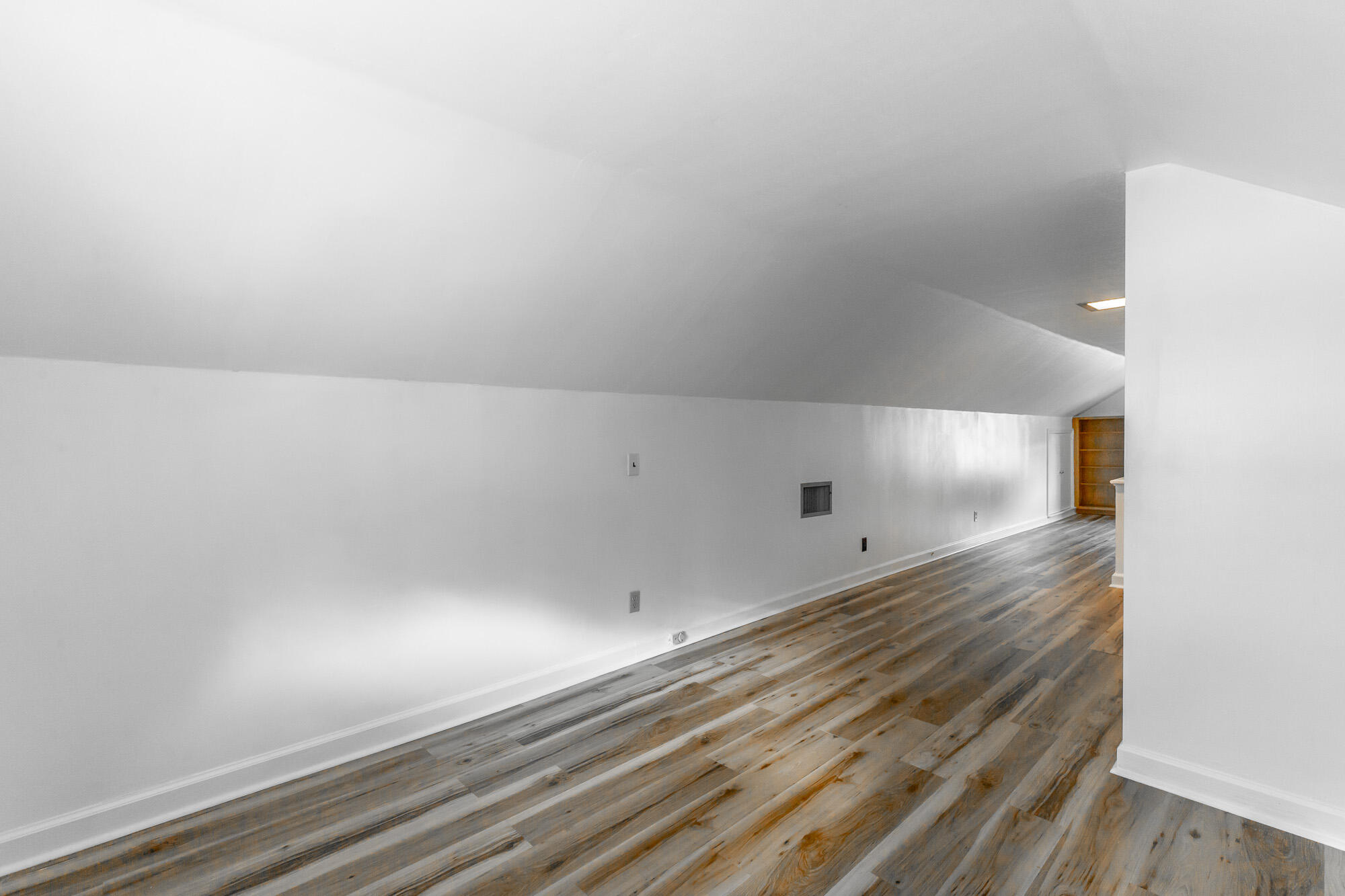 107 W Daytona Drive