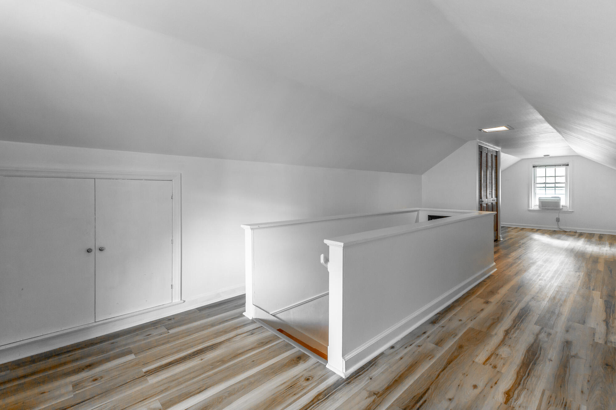 107 W Daytona Drive