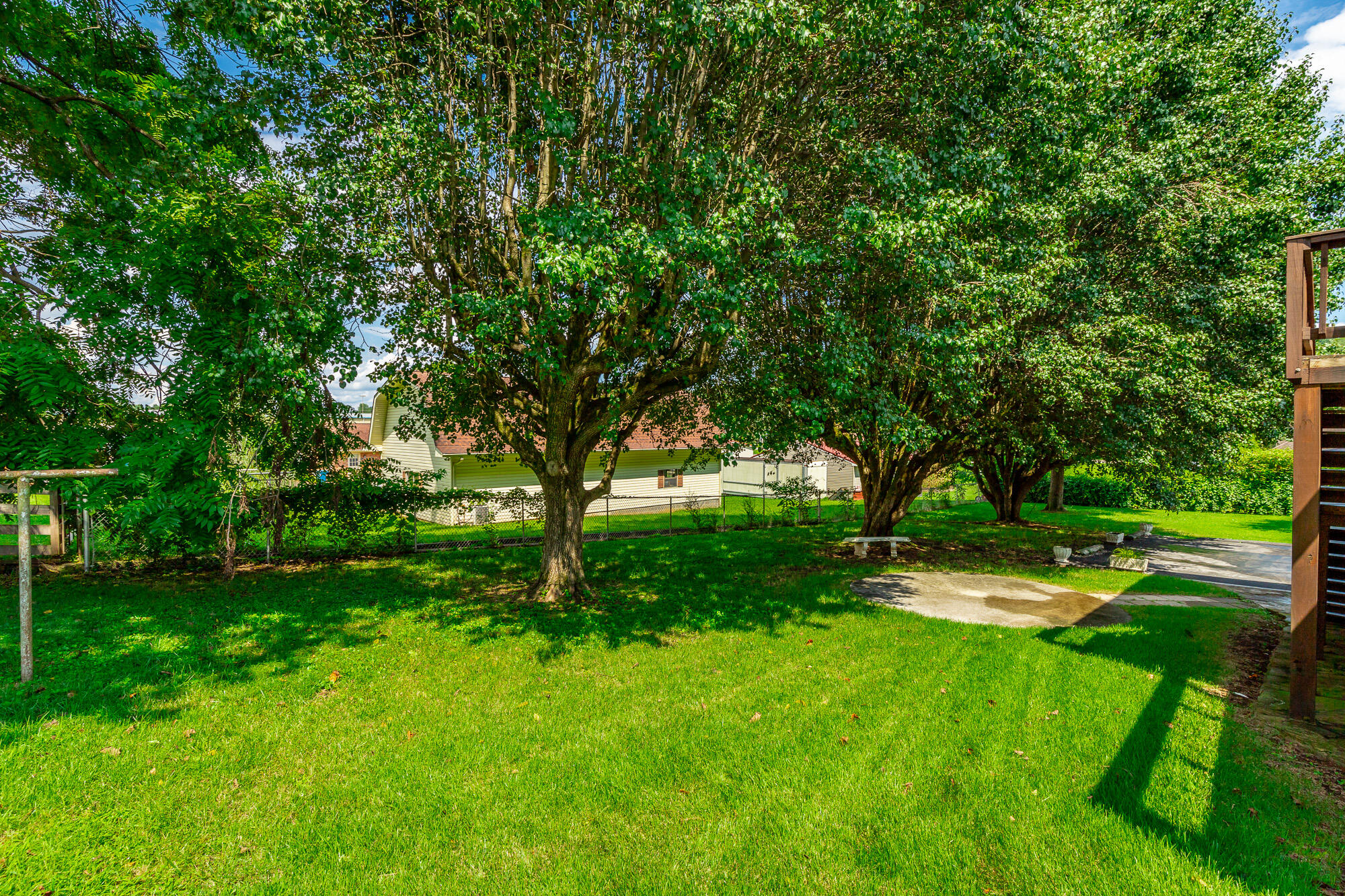 107 W Daytona Drive