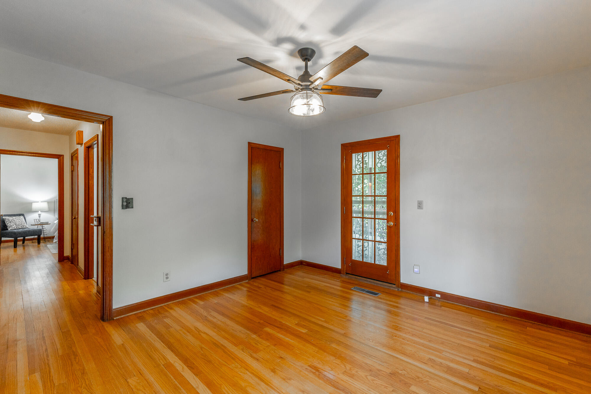 107 W Daytona Drive
