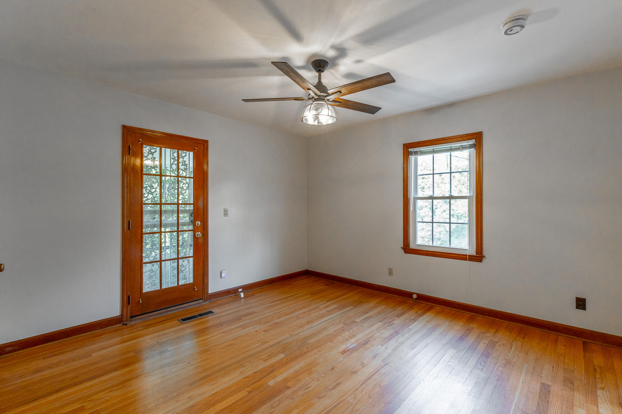 107 W Daytona Drive