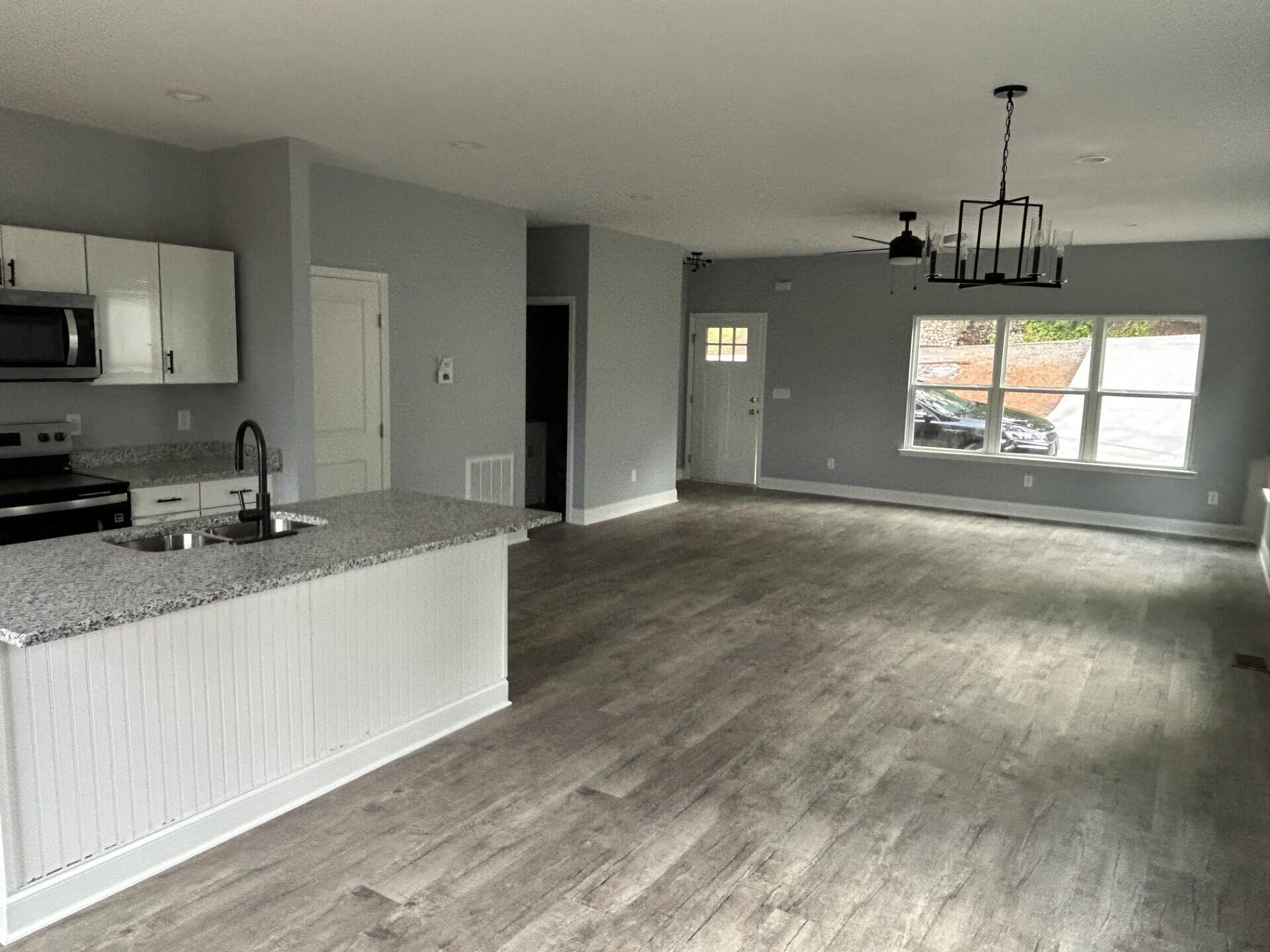 3045 Westside Drive