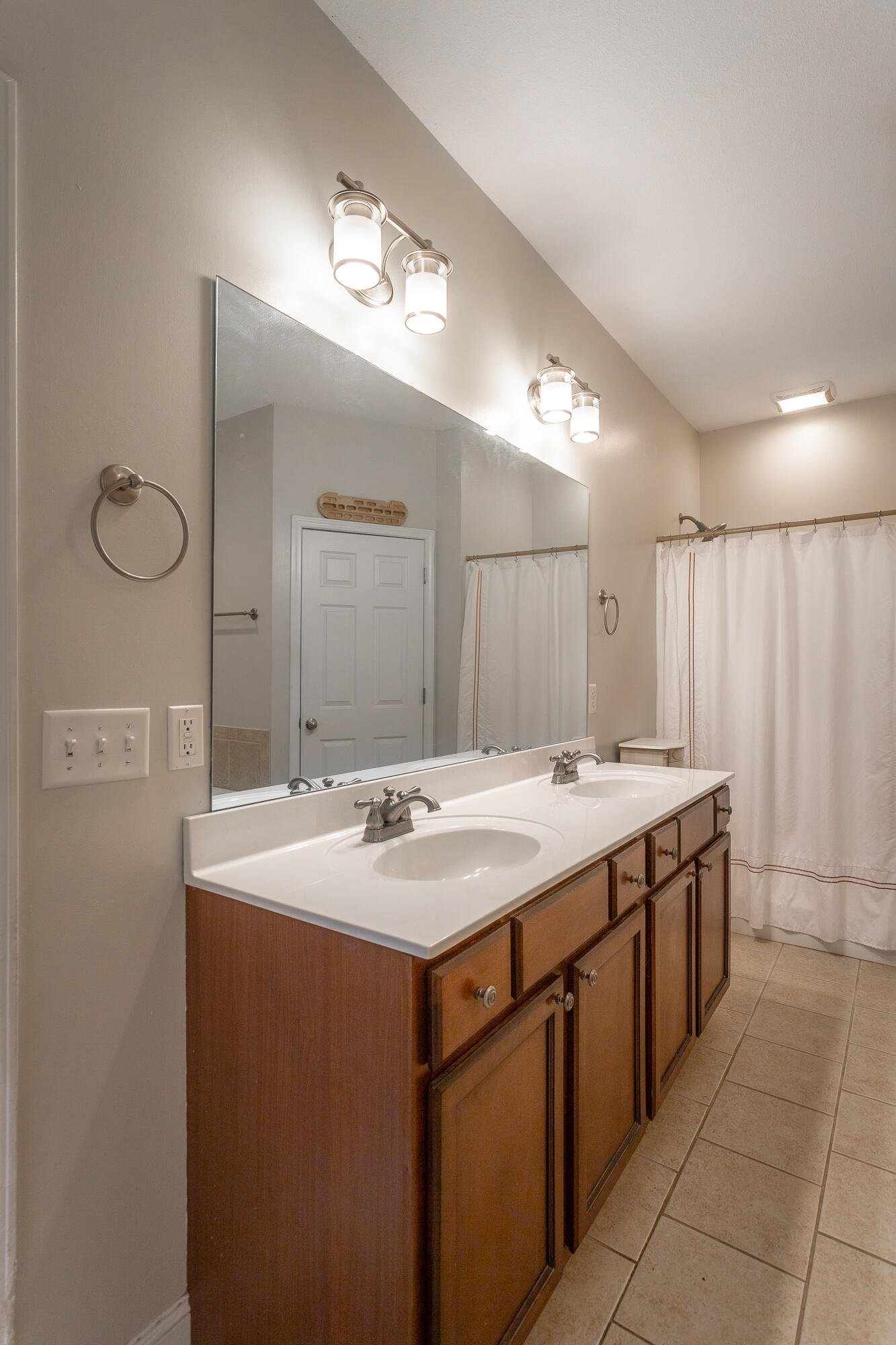 873 Windrush Loop