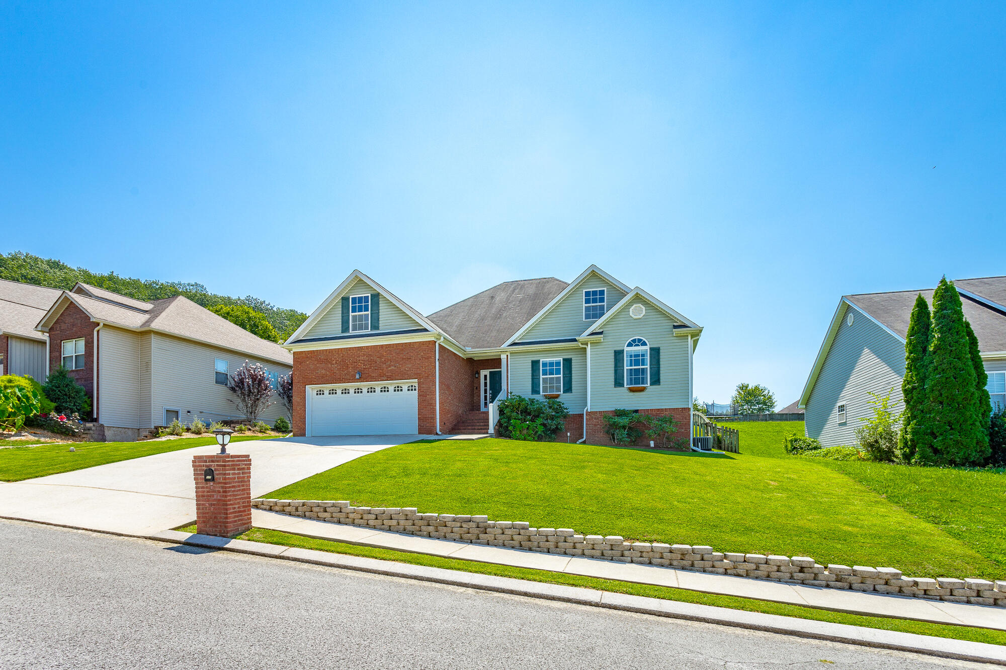 873 Windrush Loop