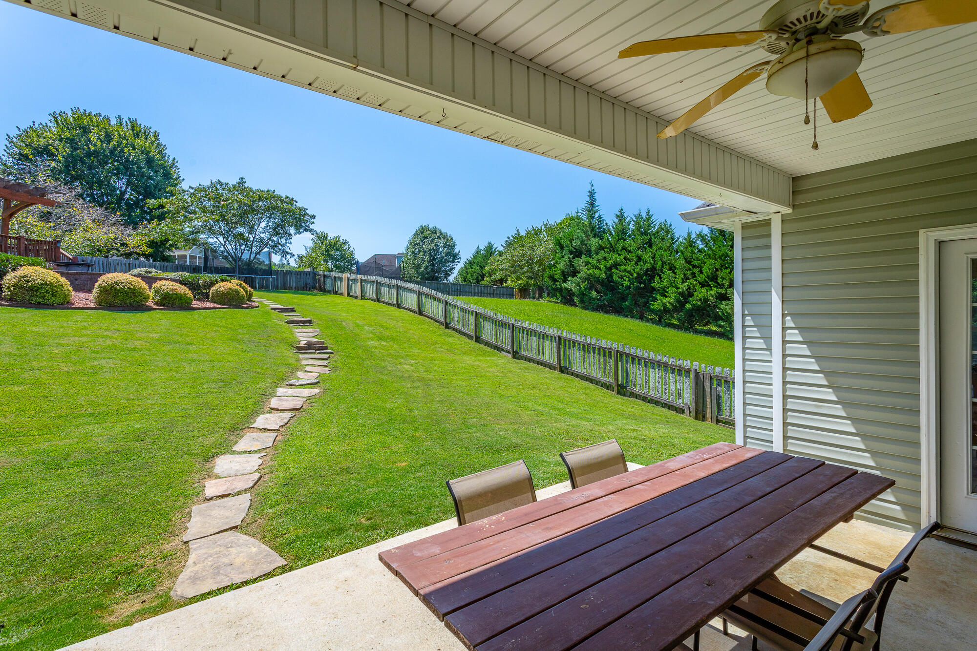 873 Windrush Loop