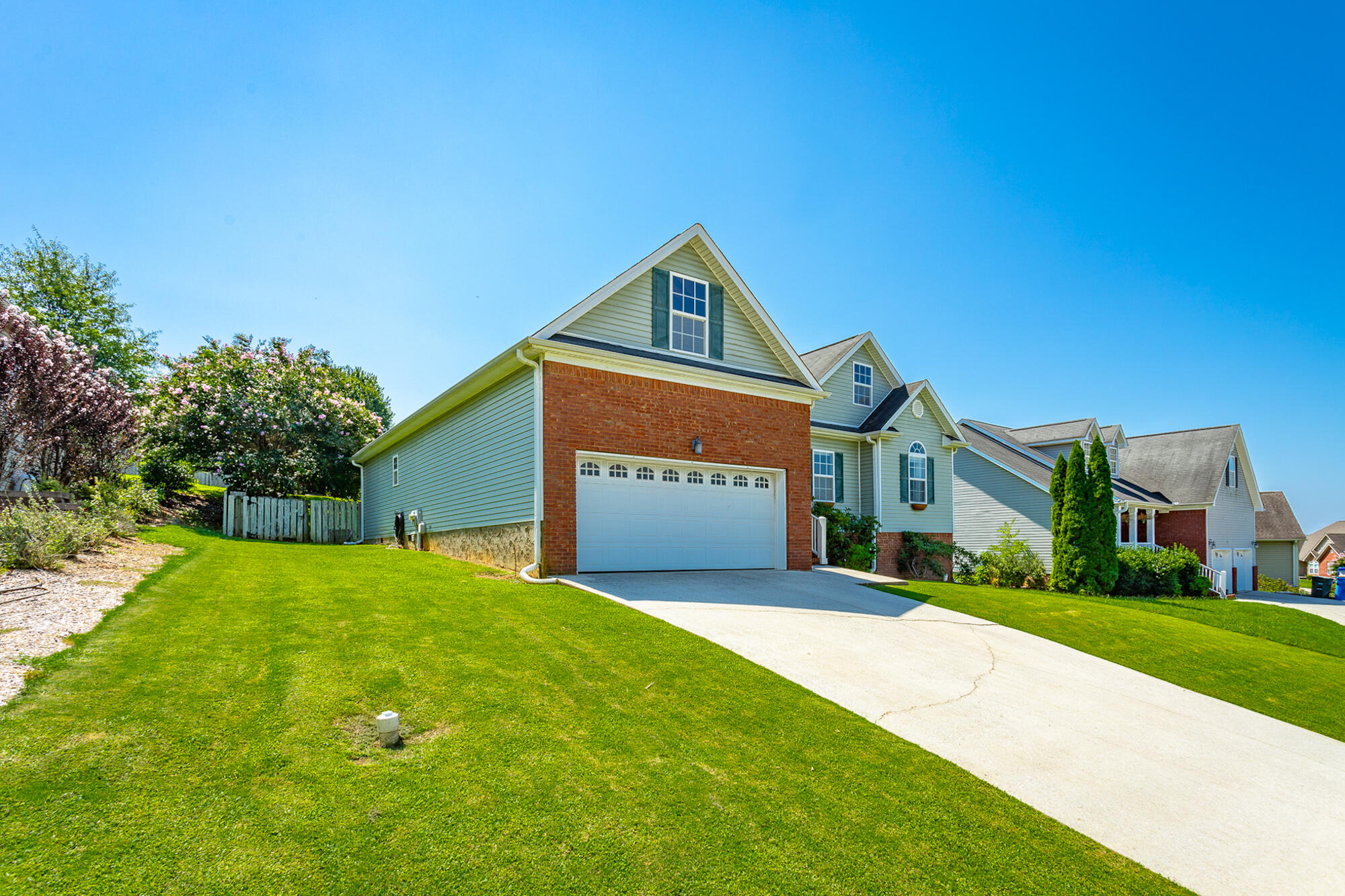 873 Windrush Loop