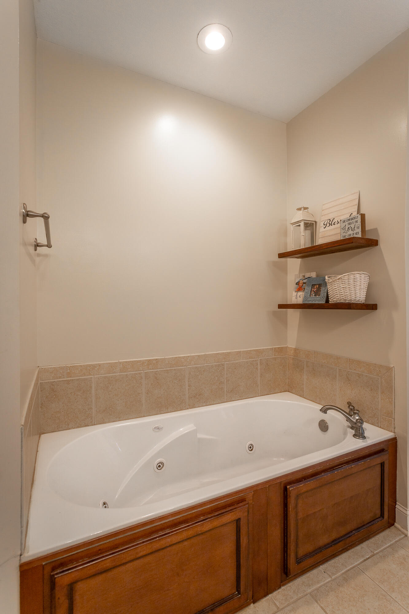 873 Windrush Loop