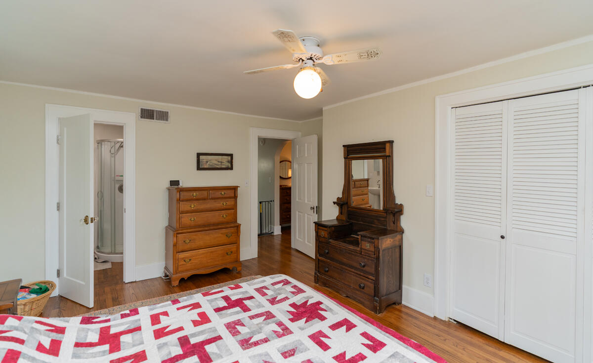 2718 Fairview Drive