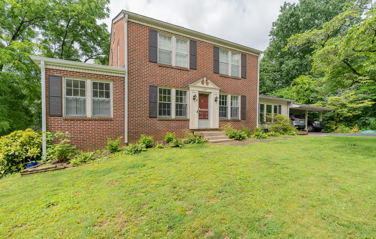 2718 Fairview Drive