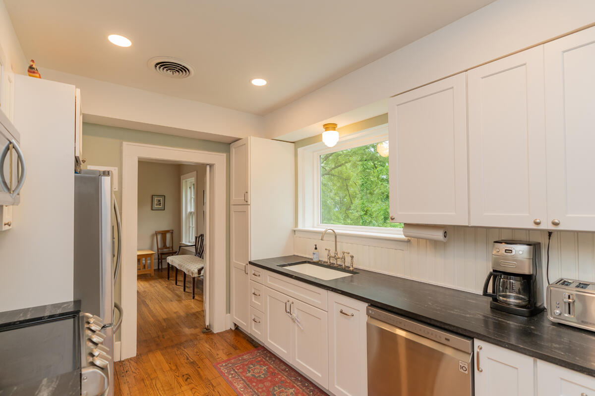 2718 Fairview Drive