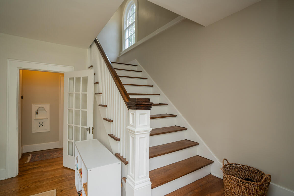 2718 Fairview Drive