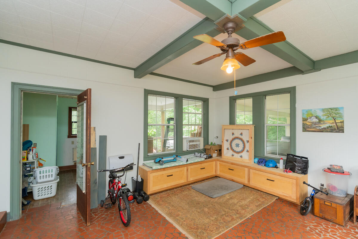 2718 Fairview Drive