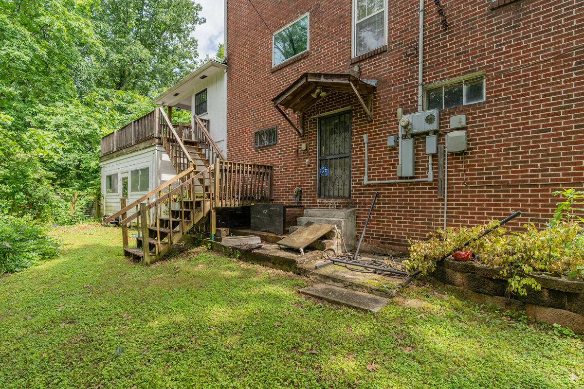 2718 Fairview Drive