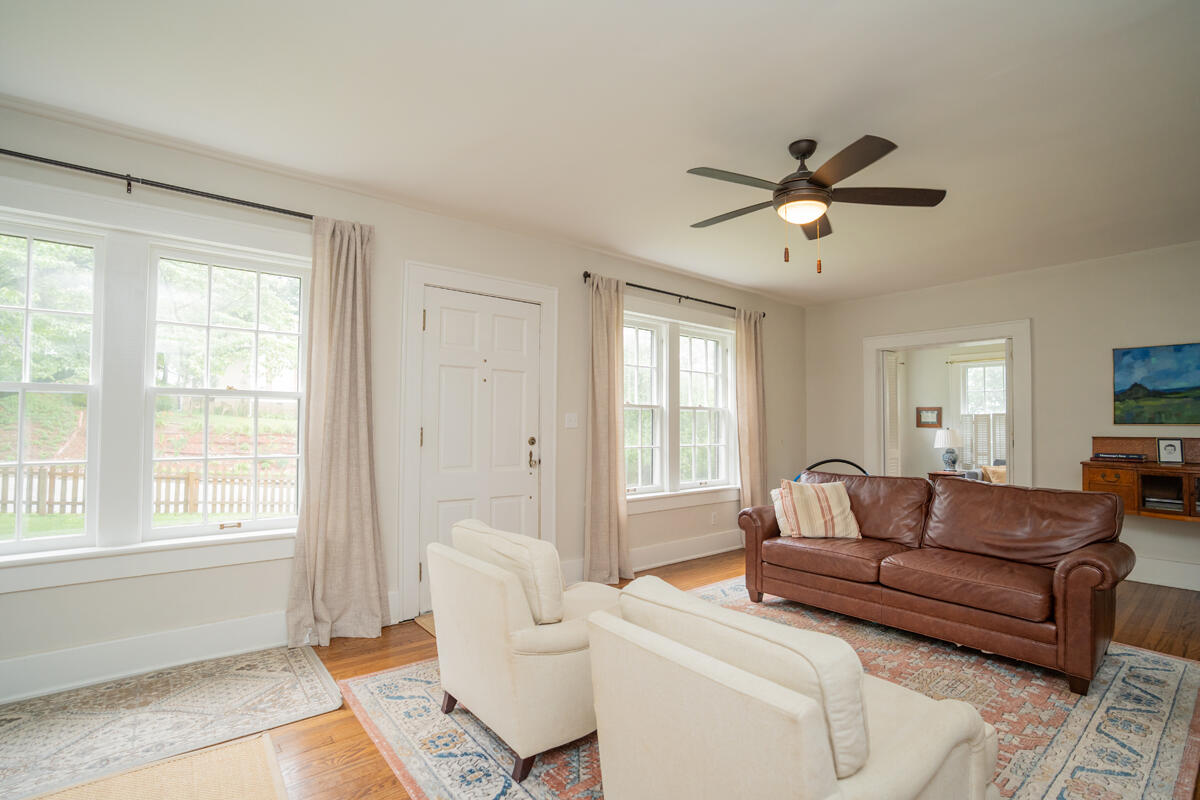 2718 Fairview Drive