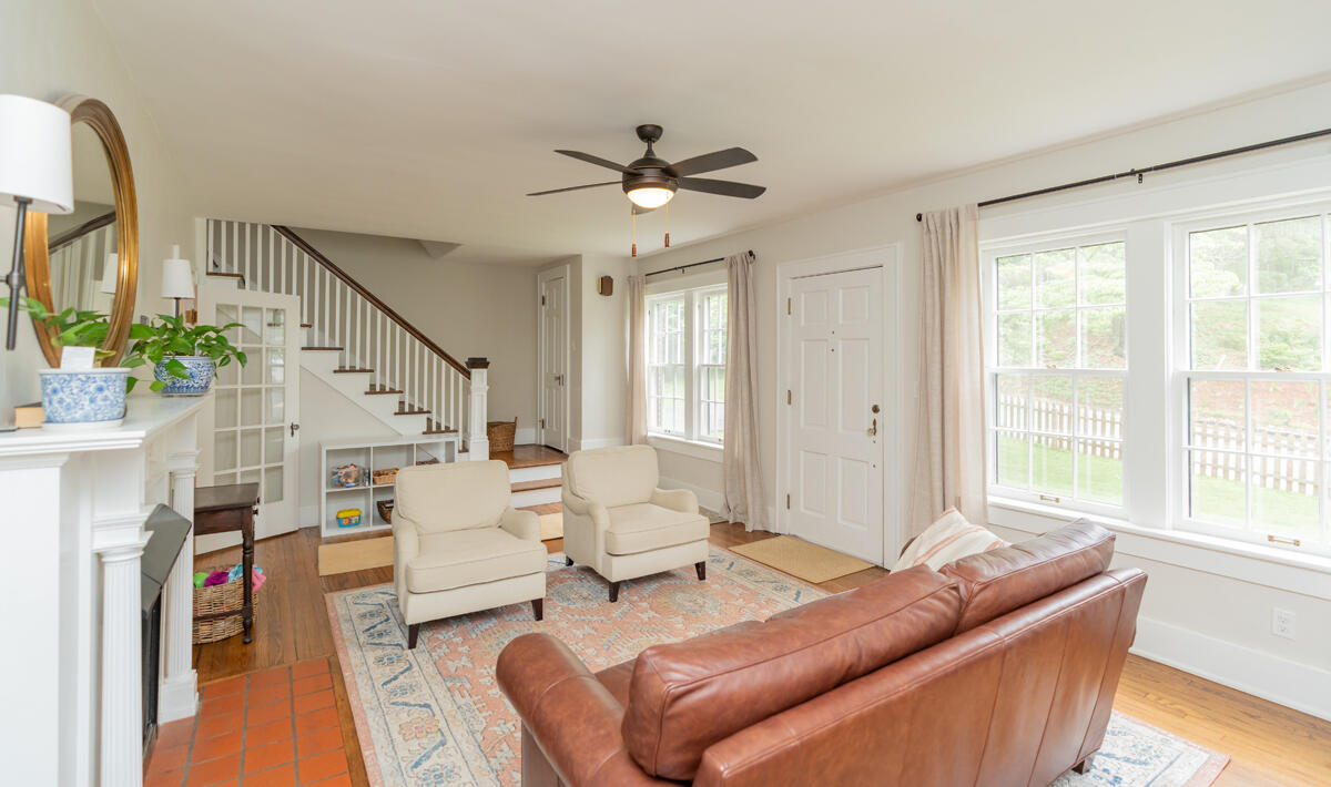 2718 Fairview Drive