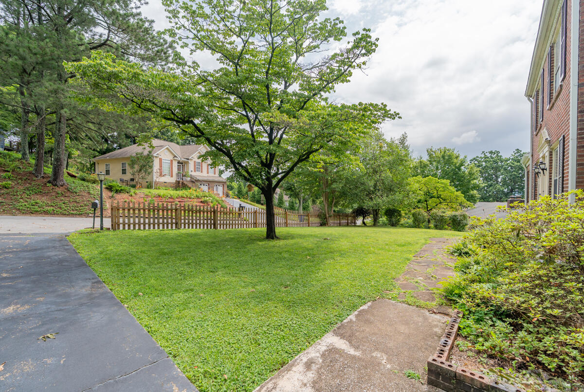 2718 Fairview Drive