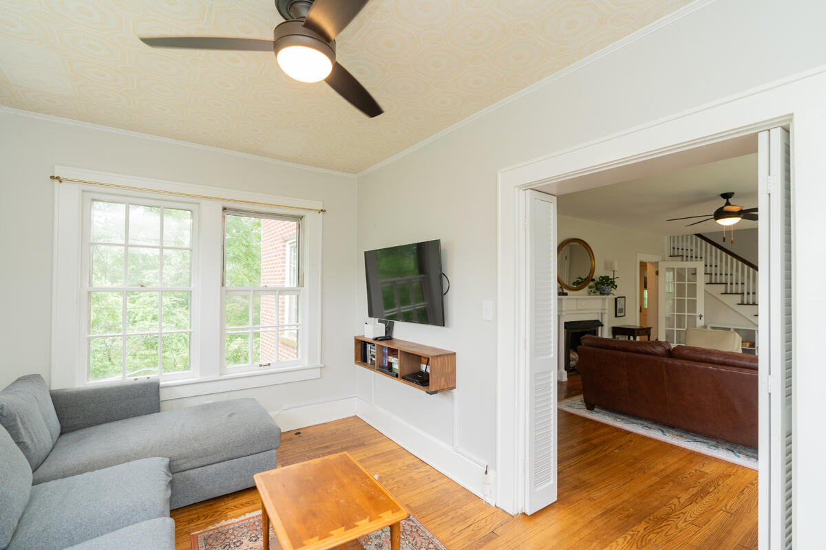 2718 Fairview Drive