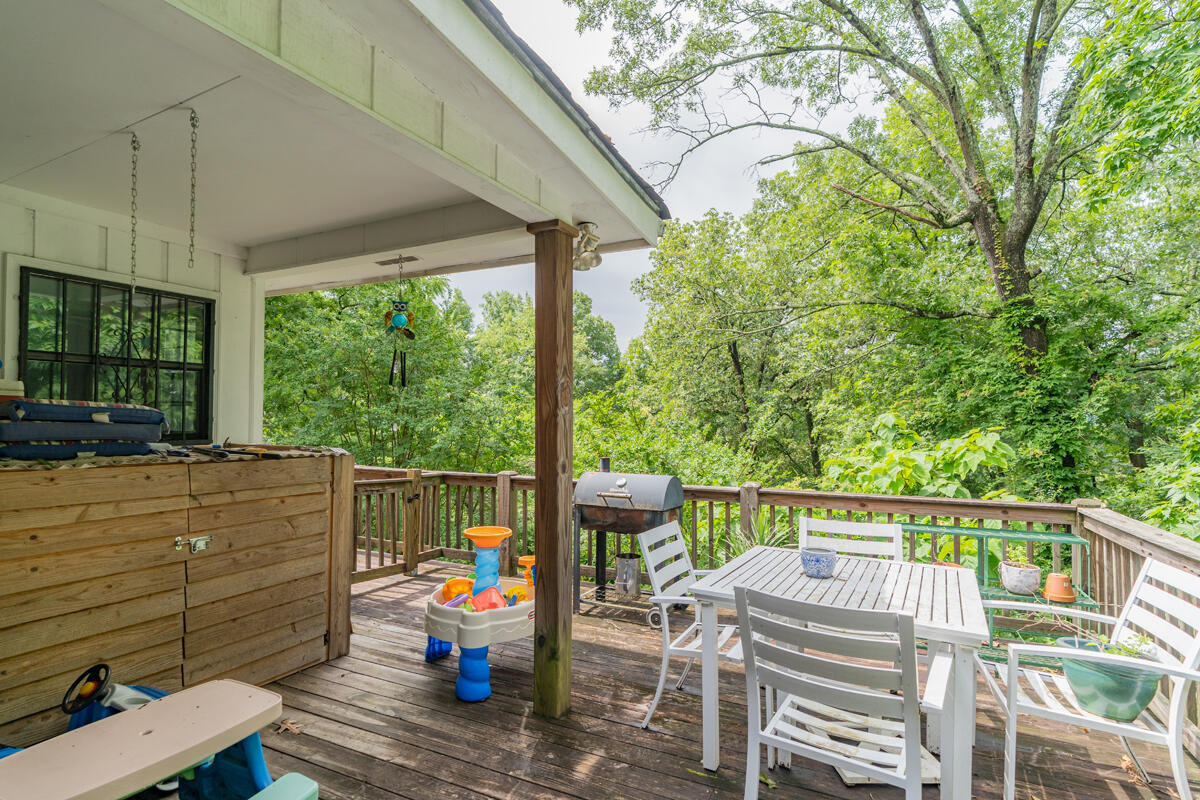 2718 Fairview Drive