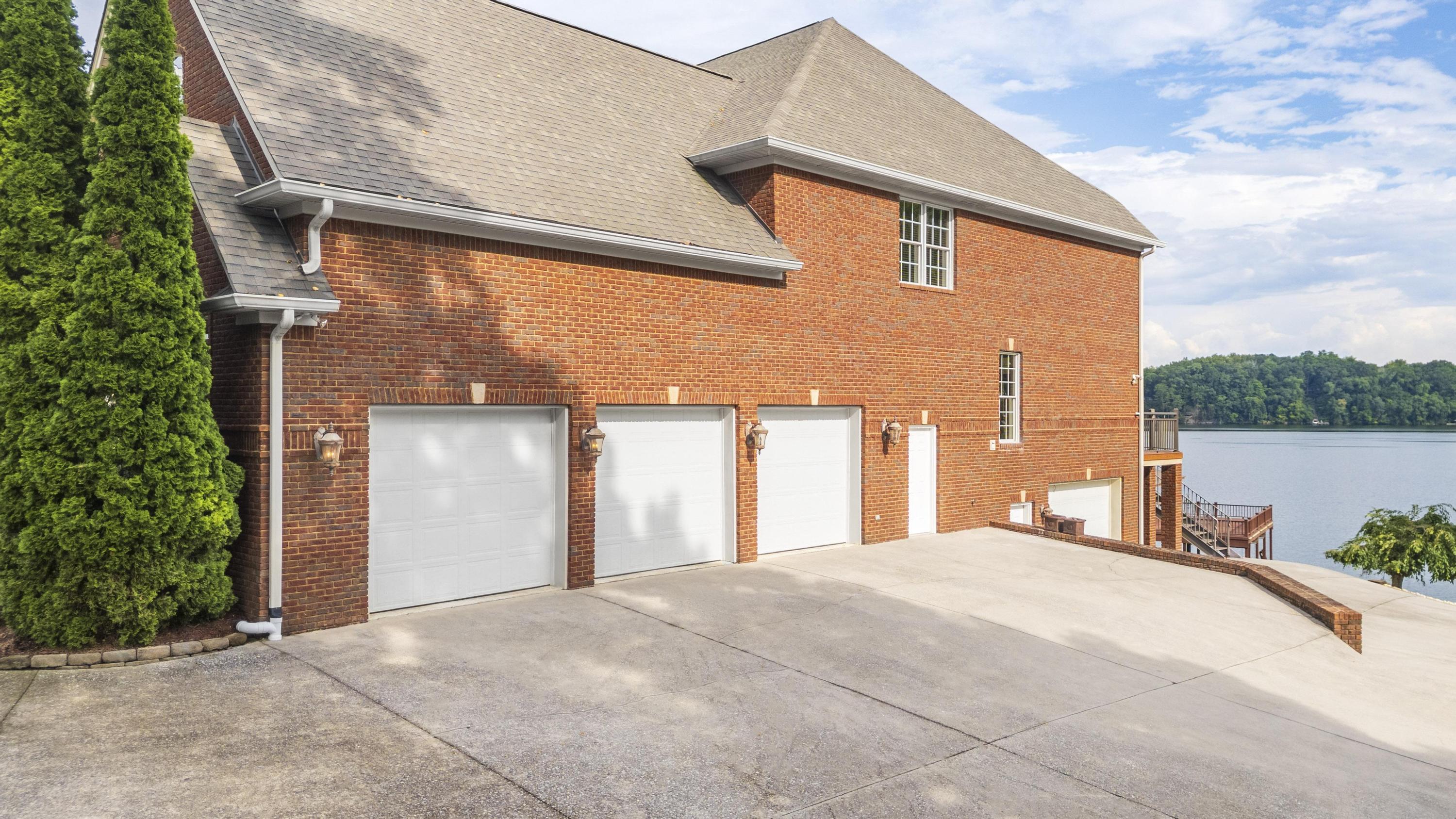 12004 Oak Cove Lane