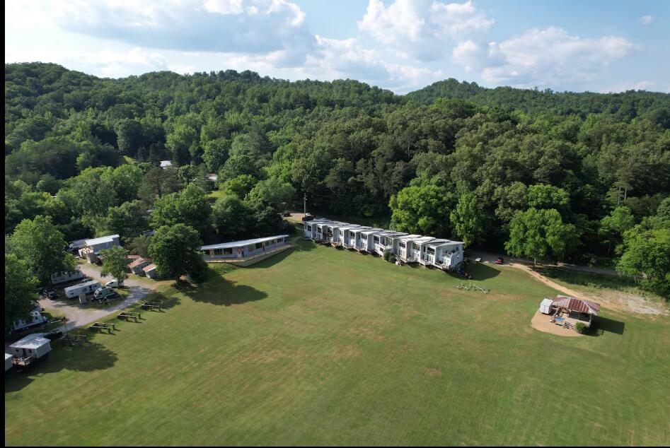 2070 Creek Road