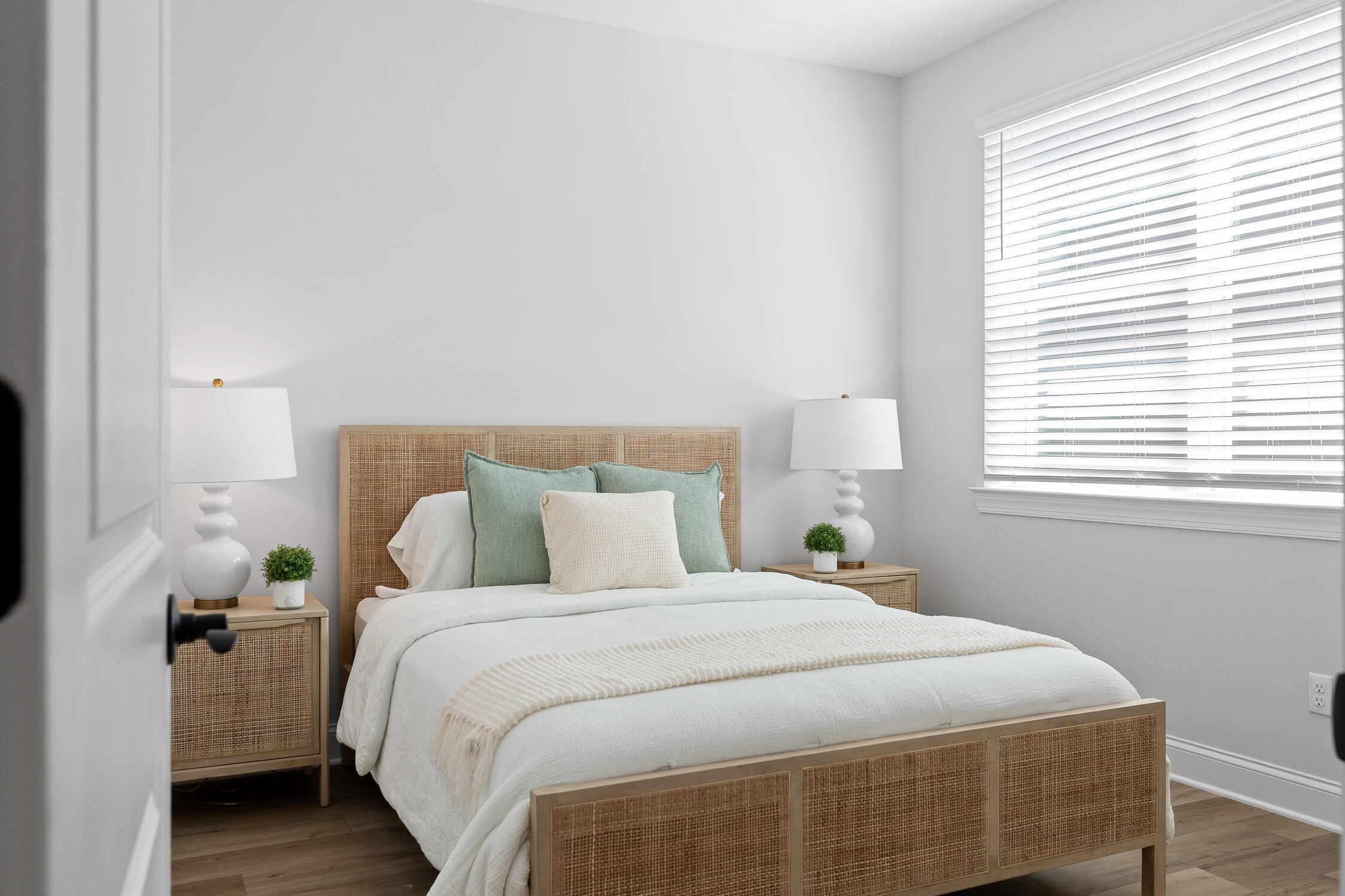 8142 Pembridge Way, 7