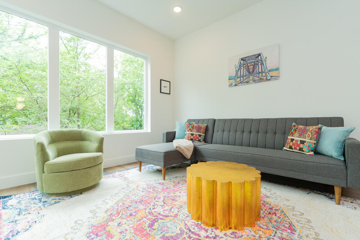 1445 Fagan Street, 209