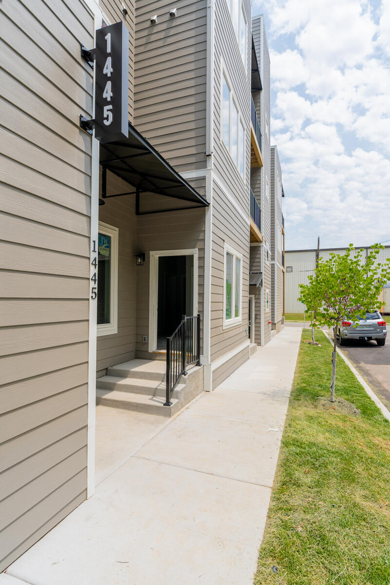 1445 Fagan Street, 209